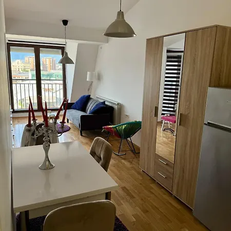 Urban Nest Cozy Center Apartment *